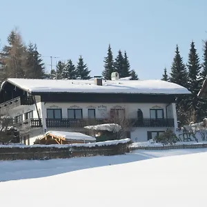 Penzion Gaestehaus Am Berg ***